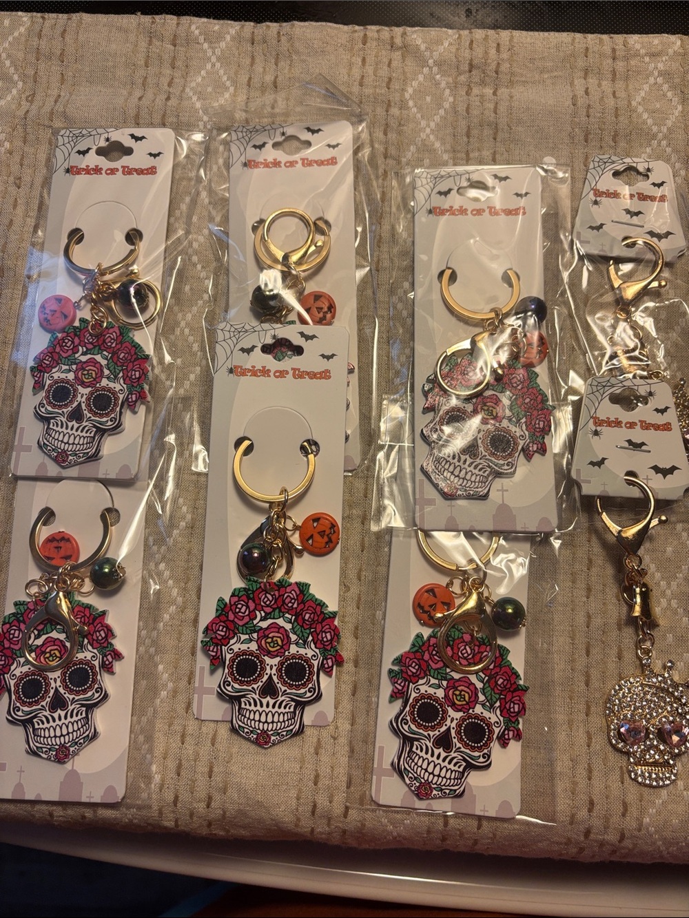 Bundle pack Sugar Skull Keychain with Floral Crown - Gold Hardware